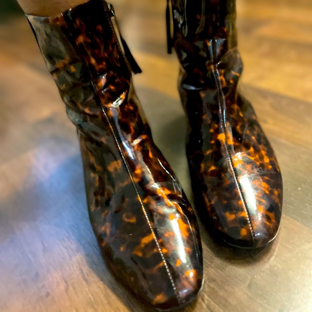 Tortoise boots